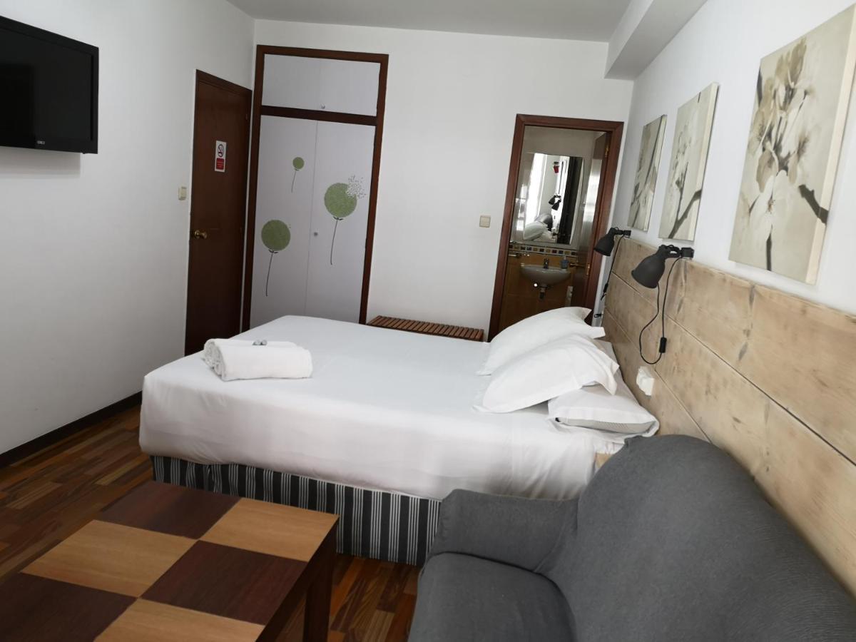 Hostal Carbonara Ла-Корунья Экстерьер фото