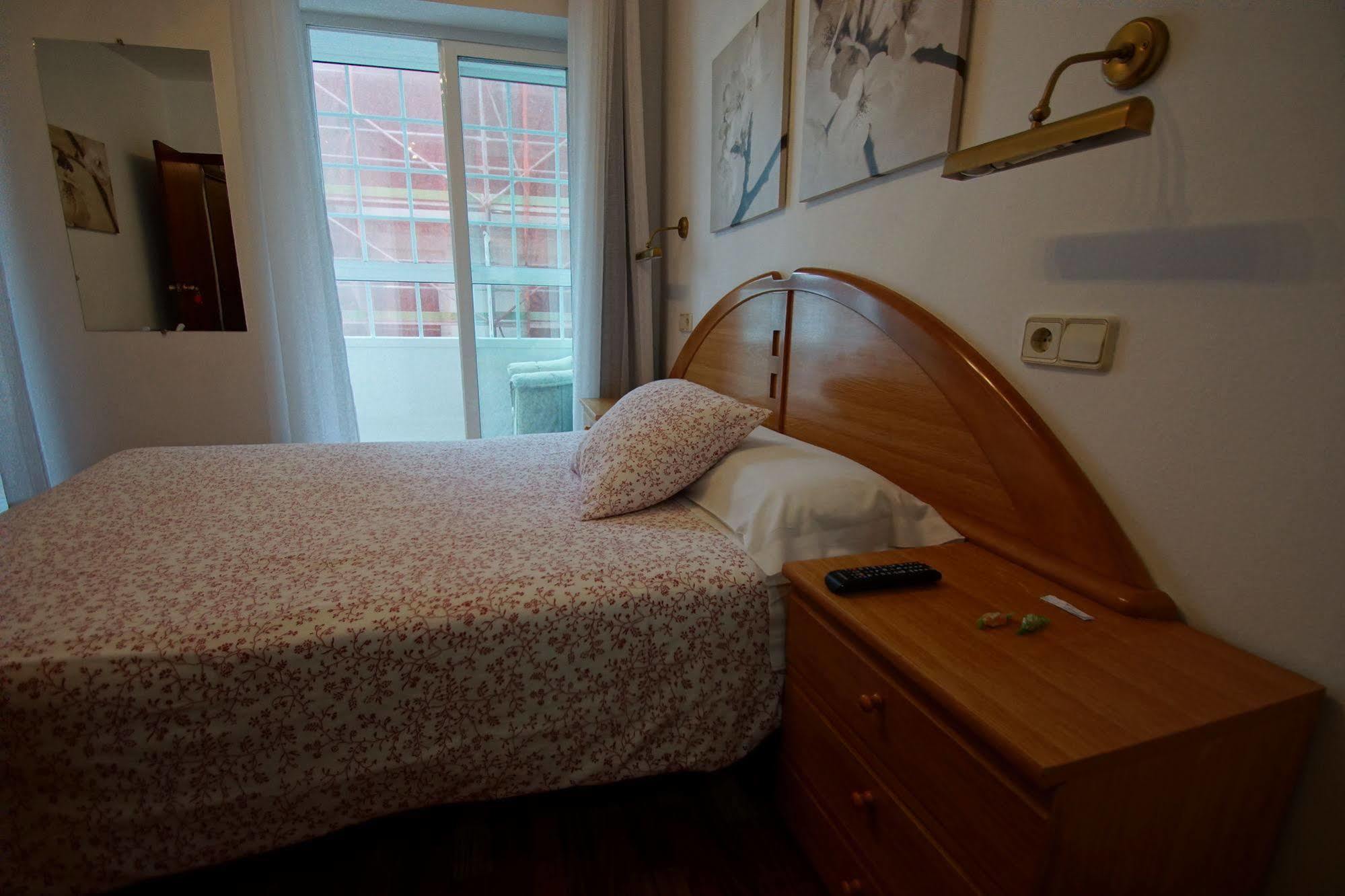 Hostal Carbonara Ла-Корунья Экстерьер фото