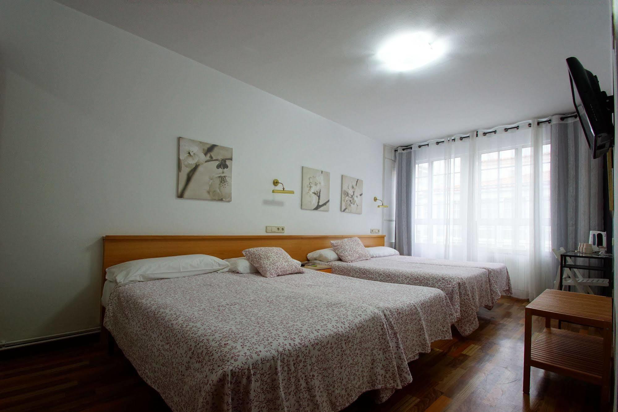 Hostal Carbonara Ла-Корунья Экстерьер фото
